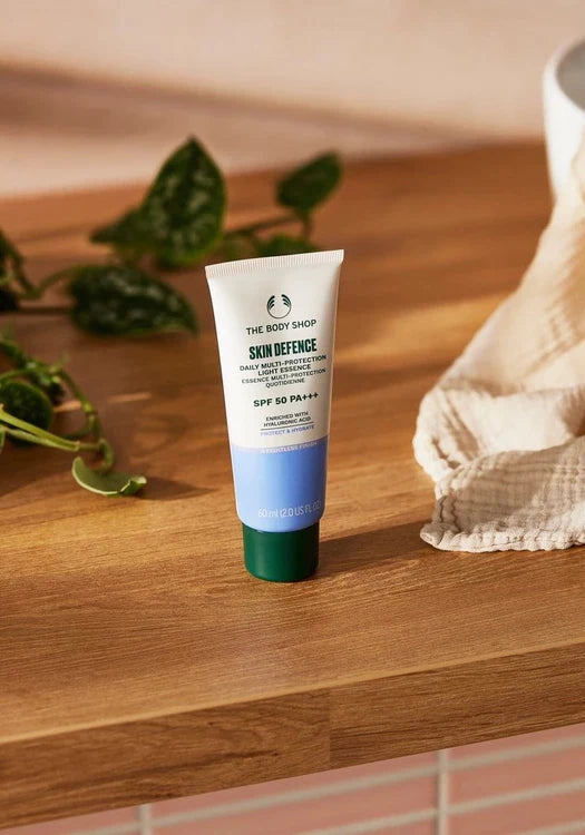 Skin Defence Multi- Protection Light Essence Spf 50 Pa +++